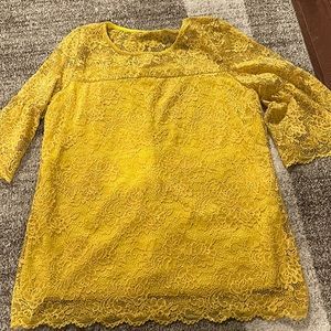 Betsey’s Boutique Shop yellow lace shirt size L